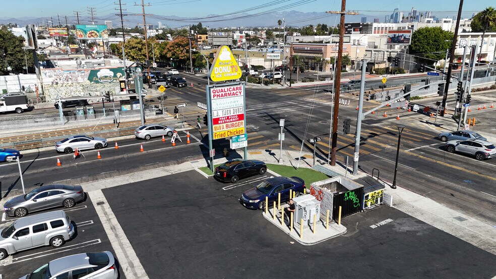 3775 S Western Ave, Los Angeles, CA à louer - Photo de l’immeuble – Image 3 sur 16