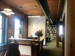 80 Yesler Way, Seattle, WA à louer Photo intérieure– Image 1 sur 9