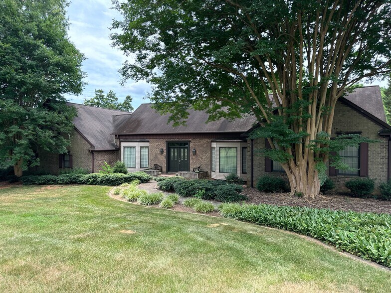 6282 Robinhood Rd, Pfafftown, NC à vendre - Photo de l’immeuble – Image 3 sur 21