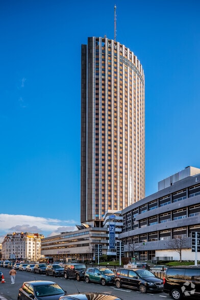 58 Boulevard Gouvion-Saint-Cyr, Paris à louer - Photo principale – Image 1 sur 4