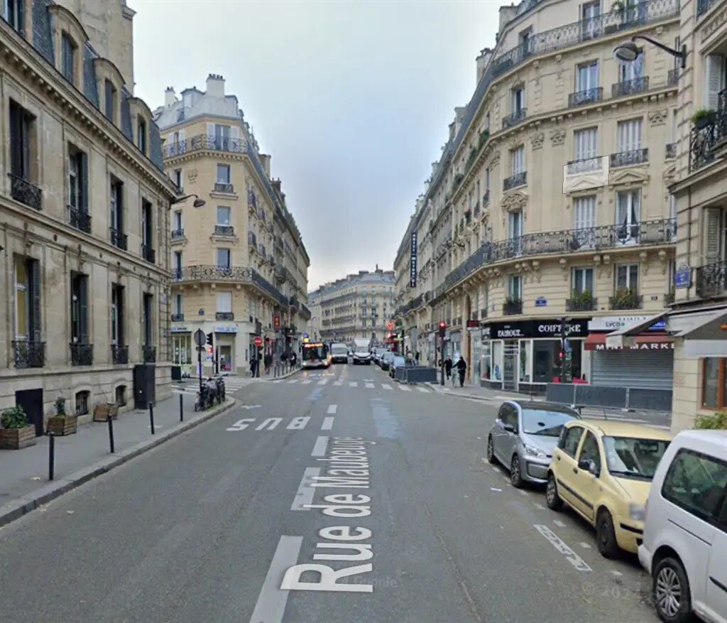 Local commercial dans Paris à vendre Photo de l’immeuble– Image 1 sur 5