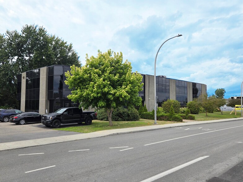 5800 Boul Thimens, Montréal, QC à vendre - Photo de l’immeuble – Image 2 sur 8