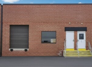 2000 Pewaukee Rd, Waukesha, WI à louer Photo de l’immeuble– Image 2 sur 3