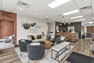 55-95 Dartmoor Dr, Waukee, IA à louer Photo intérieure– Image 2 sur 5