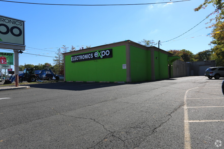 2260 Route 22 E, Union, NJ à louer - Photo de l’immeuble – Image 2 sur 3