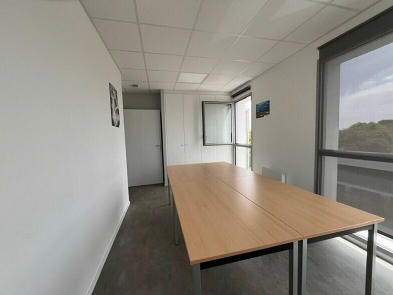 Bureau dans Auray à louer - Photo intérieure – Image 2 sur 3