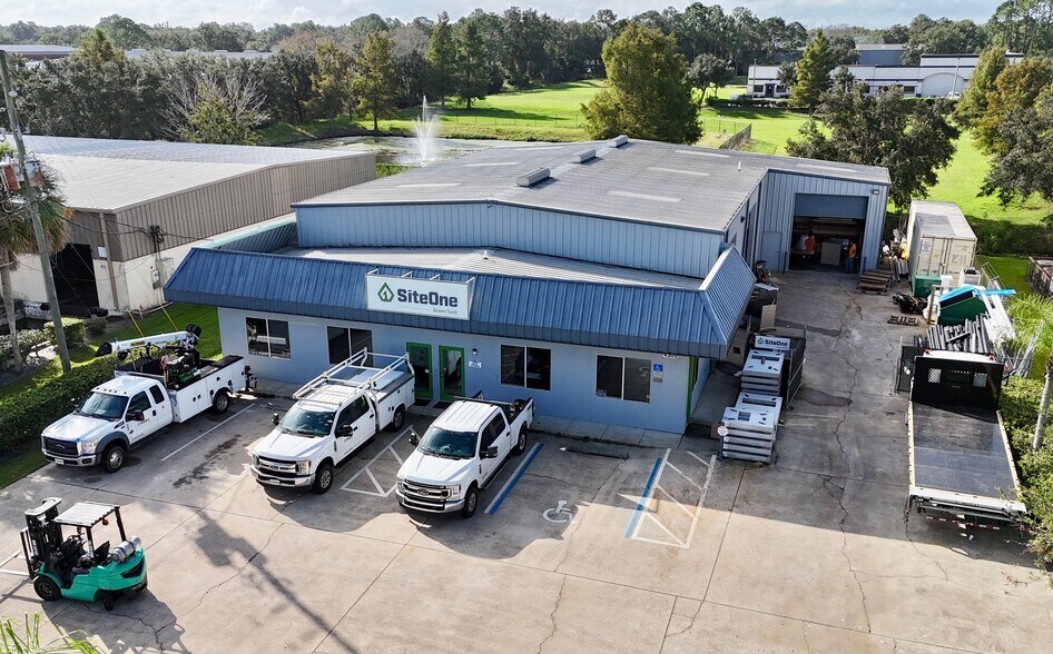 4305 St. John's Pky, Sanford, FL à louer - Photo de l’immeuble – Image 2 sur 7