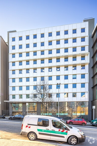 6 Boulevard De Pesaro, Nanterre à louer - Photo de l’immeuble – Image 2 sur 2