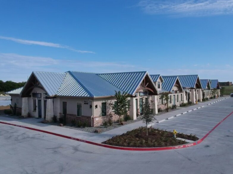 4645 Avon Ln, Frisco, TX à louer - Photo de l’immeuble – Image 1 sur 64