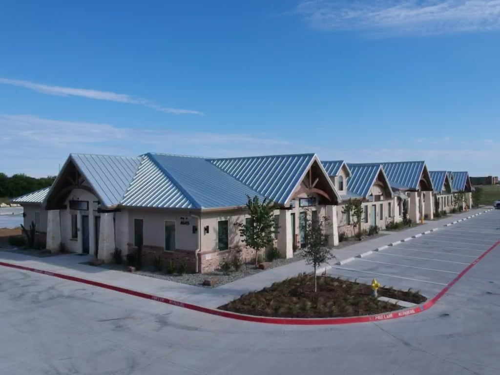 4645 Avon Ln, Frisco, TX à louer Photo principale– Image 1 sur 7