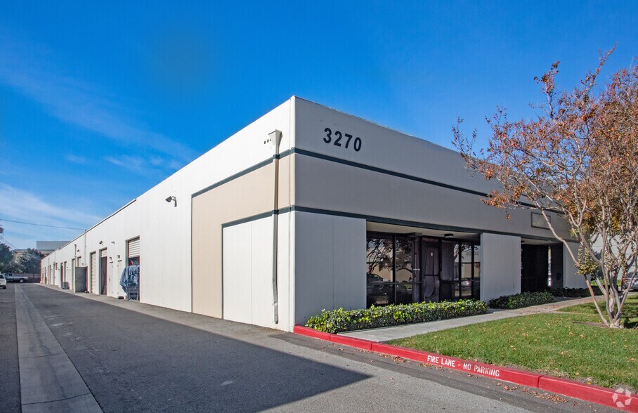 3270 Keller St, Santa Clara, CA à louer - Photo de l’immeuble – Image 3 sur 5