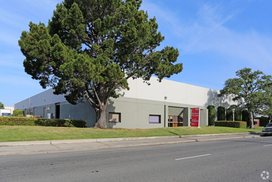 2031-2039 American Ave, Hayward, CA à louer - Photo de l’immeuble – Image 2 sur 5