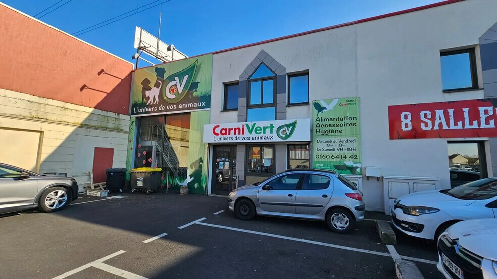 Local commercial dans Pontault-Combault à louer - Photo de l’immeuble – Image 1 sur 5