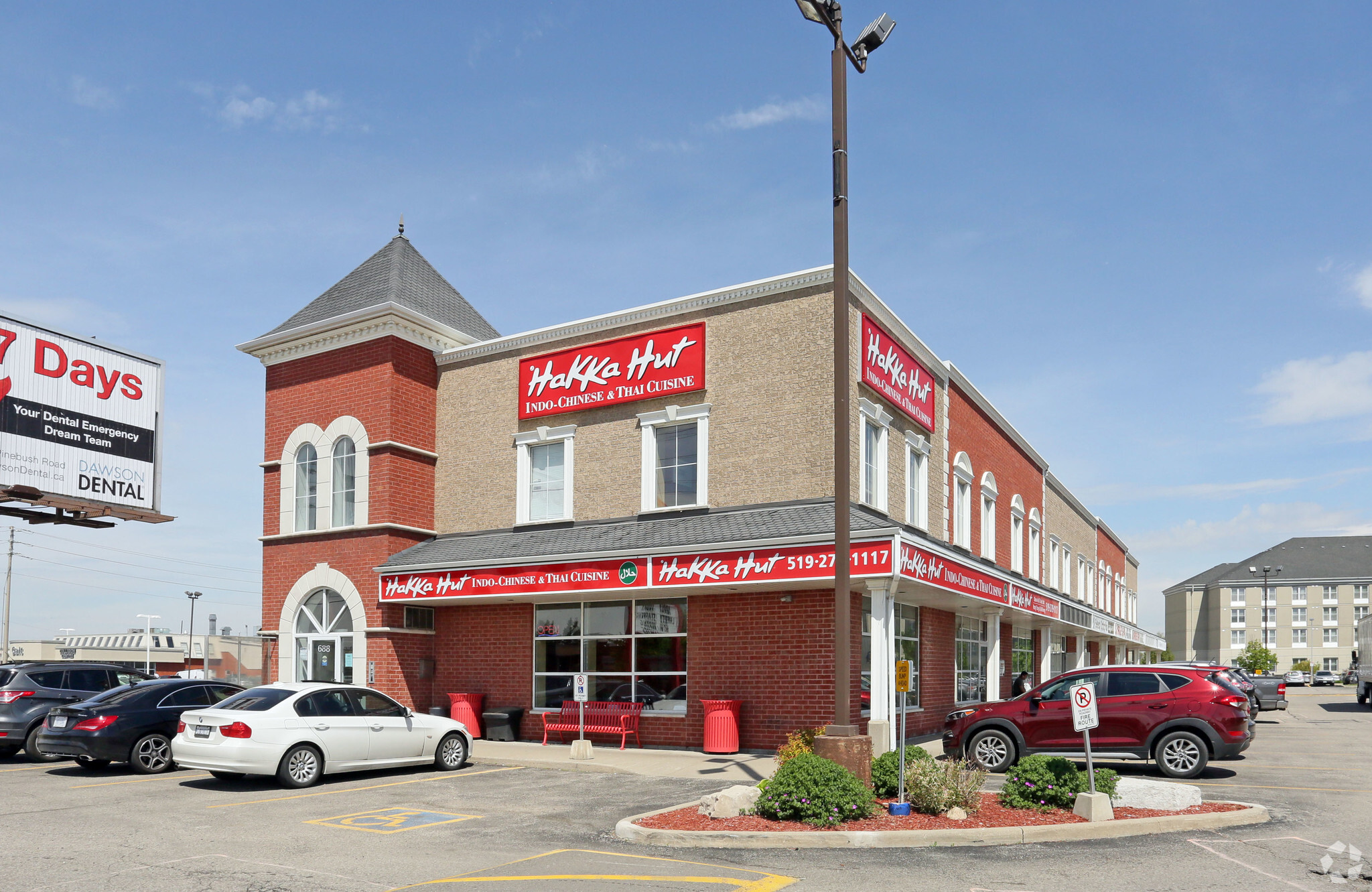688 Hespeler Rd, Cambridge, ON à louer Photo principale– Image 1 sur 4