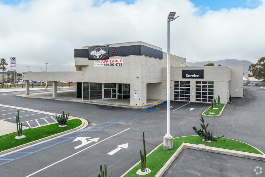26825 Auto Mall Pky, Murrieta, CA à vendre - Photo de l’immeuble – Image 2 sur 40