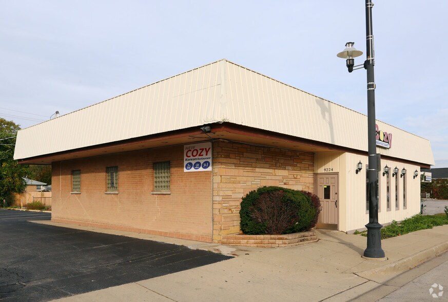 9224 N Waukegan Rd, Morton Grove, IL à vendre - Photo principale – Image 1 sur 8