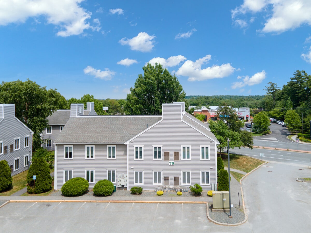78 Faunce Corner Mall Rd, North Dartmouth, MA 02747 - Lot 550 - - Photo intérieure - Image 1 of 20