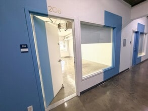 210 E Olympic Blvd, Los Angeles, CA à louer Photo intérieure– Image 1 sur 5