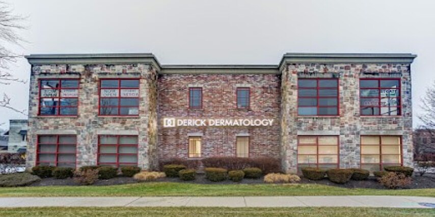 816-820 W Bartlett Rd, Bartlett, IL à vendre - Photo de l’immeuble – Image 1 sur 1