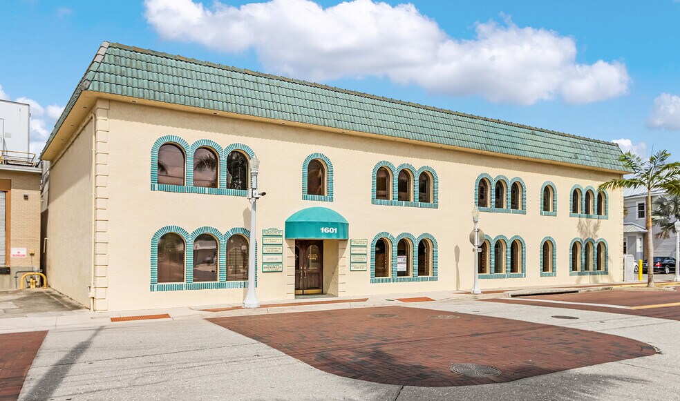 1601 Jackson St, Fort Myers, FL à louer - Photo de l’immeuble – Image 1 sur 6
