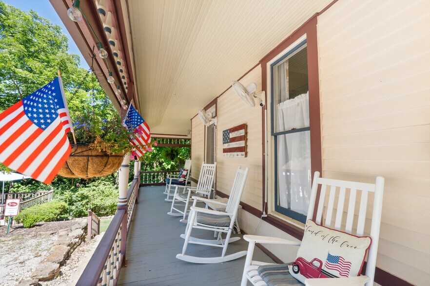 5 Ojo St, Eureka Springs, AR à vendre - Photo de l’immeuble – Image 3 sur 50
