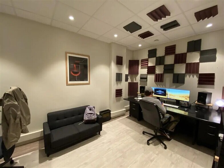 Bureau dans Paris à louer - Photo de l’immeuble – Image 1 sur 7