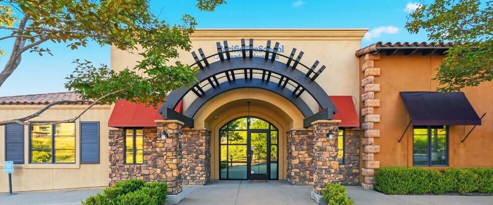 1301 Elfin Forest Rd, San Marcos, CA à vendre - Photo de l’immeuble – Image 1 sur 2