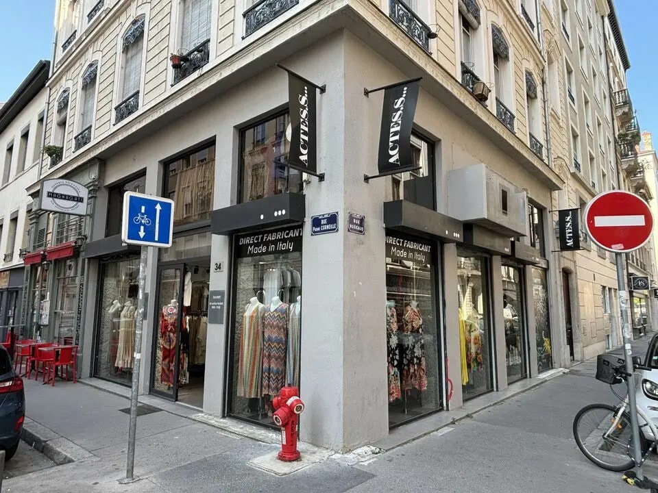 Local commercial dans Lyon à louer Photo de l’immeuble– Image 1 sur 6