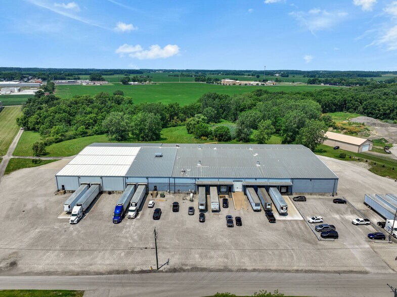 400 Great Lakes Pky, Bellevue, OH à vendre - Photo de l’immeuble – Image 2 sur 60