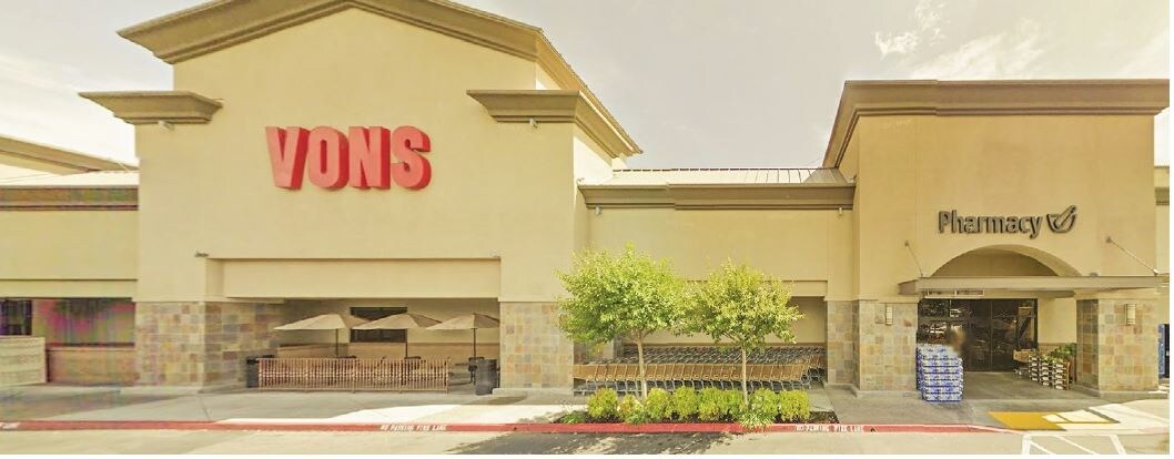 1610-1680 Herndon Ave, Clovis, CA à louer Photo principale– Image 1 sur 2