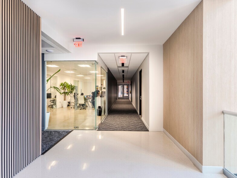 555 Washington Ave, Miami Beach, FL à louer - Photo de l’immeuble – Image 3 sur 35