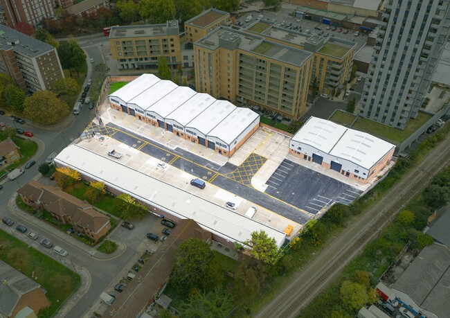 Plus de détails pour 6 Langhedge Ln, Londres - Industriel/Logistique à louer