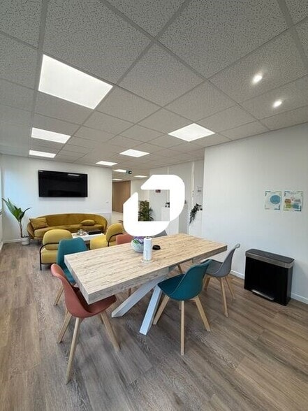 Bureau dans Marly-le-Roi à louer - Photo intérieure – Image 2 sur 8