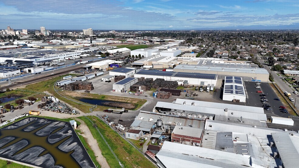 2028 S 3rd St, Fresno, CA à vendre - Aérien – Image 2 sur 7