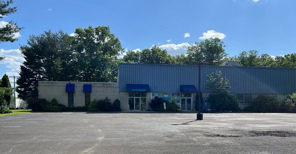 3160 Tremont Ave, Trevose, PA à vendre - Photo de l’immeuble – Image 1 sur 9