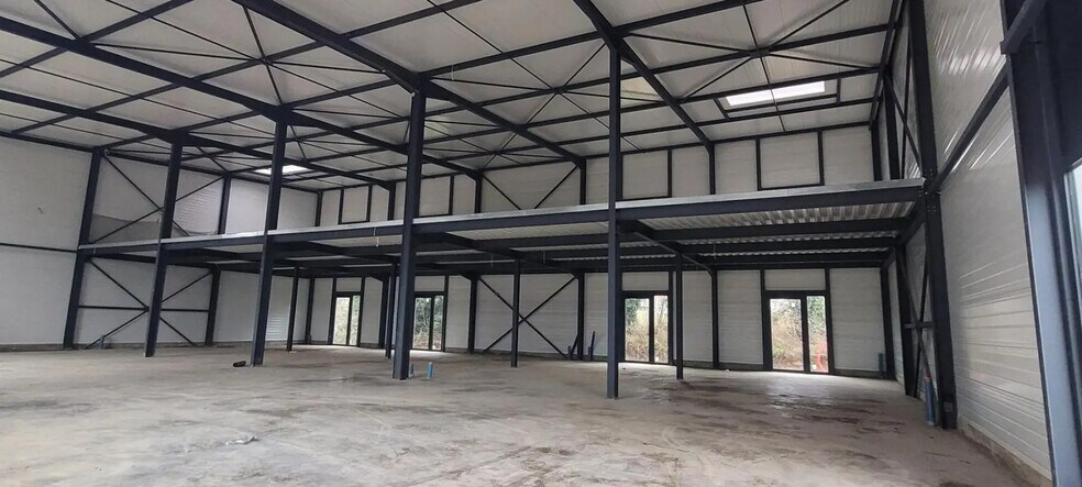 Local d'activités dans Trévoux à vendre - Photo de l’immeuble – Image 1 sur 8