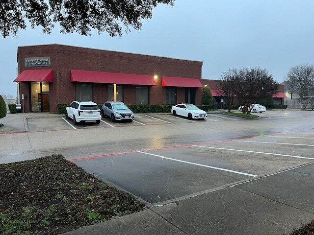 203 S Jupiter Rd, Allen, TX à vendre - Photo de l’immeuble – Image 2 sur 11