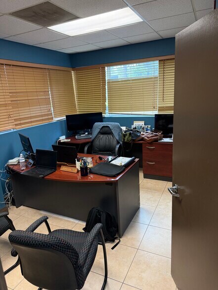11801 SW 90th St, Miami, FL à vendre - Photo de l’immeuble – Image 3 sur 20