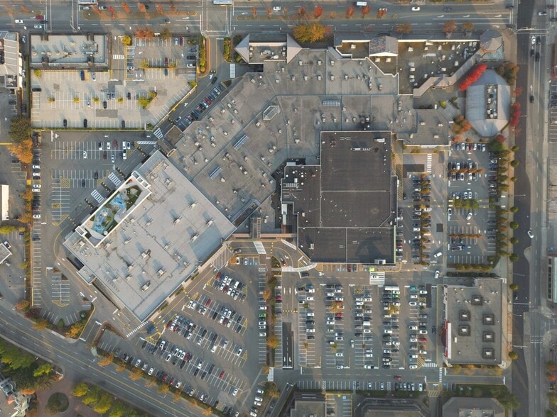 1601-1715 152 St, Surrey, BC à louer - Photo de l’immeuble – Image 3 sur 47