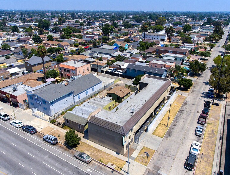10424 S Broadway, Los Angeles, CA à vendre - Photo de l’immeuble – Image 3 sur 10