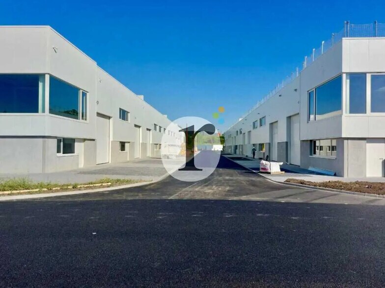 Local d’activités dans Escaudain à louer - Photo de l’immeuble – Image 1 sur 7