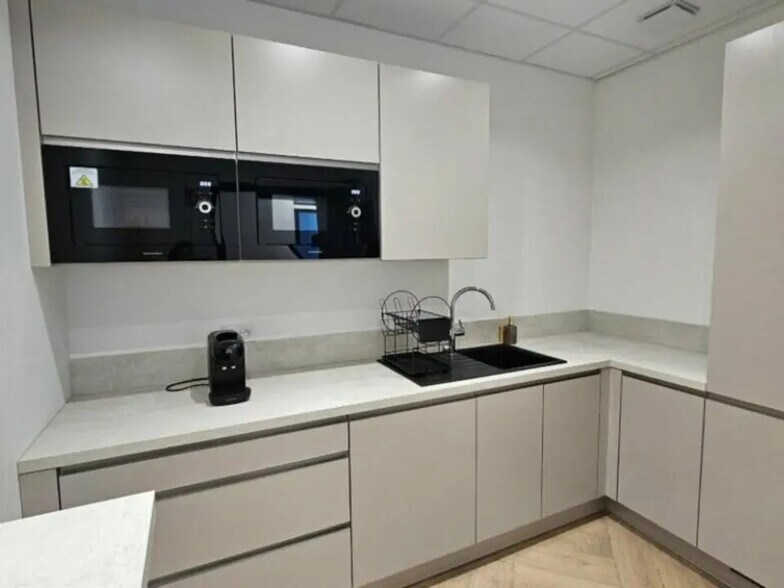 Bureau dans Le Havre à louer - Photo de l’immeuble – Image 3 sur 4