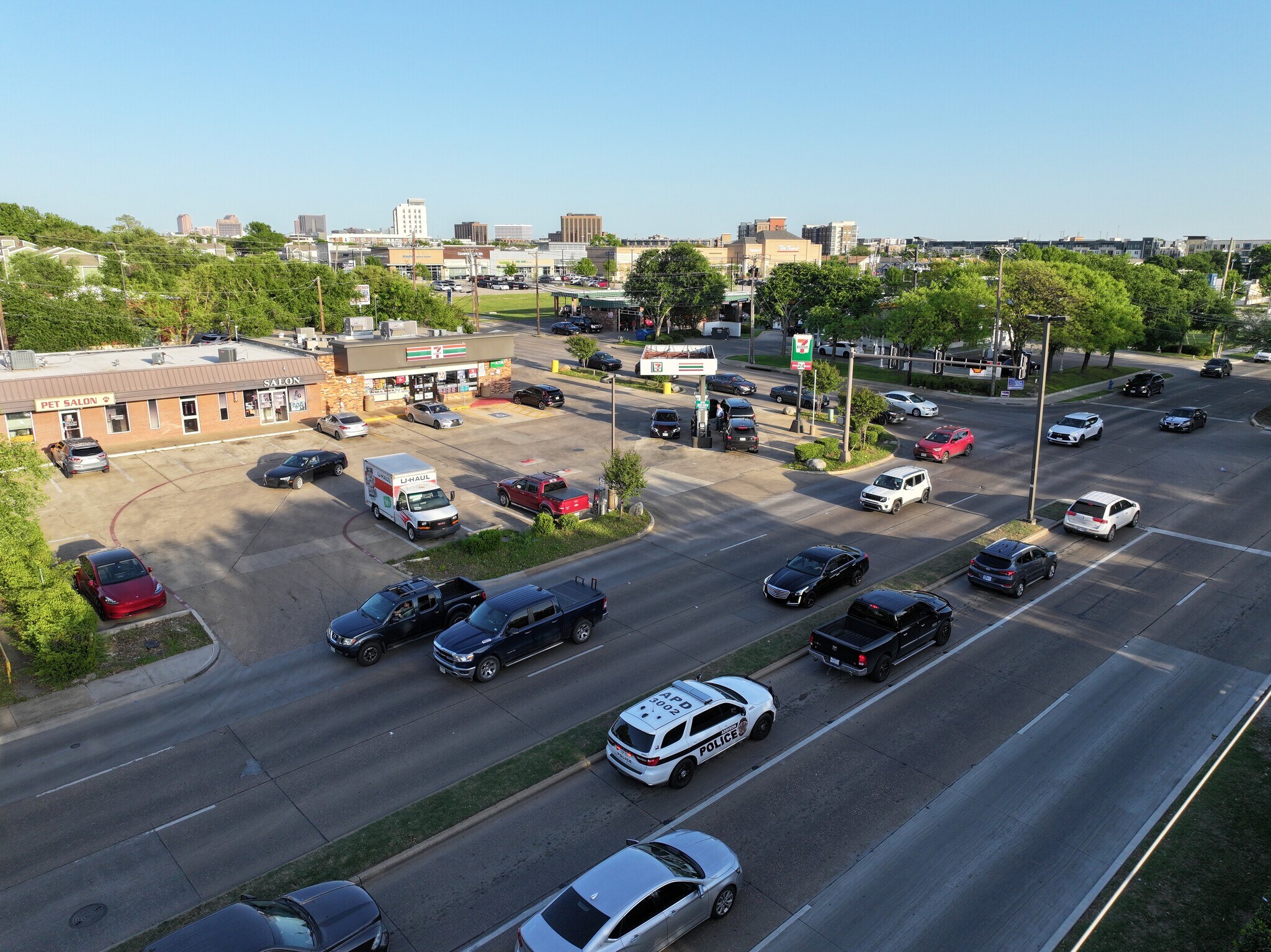 14400-14412 Marsh Ln, Addison, TX à louer Photo principale– Image 1 sur 2