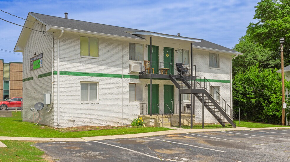 4855 College Street & 696 Hill Street portefeuille de 2 biens à vendre sur LoopNet.fr - Photo de l’immeuble – Image 3 sur 7
