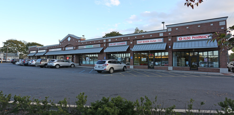 604-626 Union Blvd, West Islip, NY à louer - Photo de l’immeuble – Image 1 sur 2