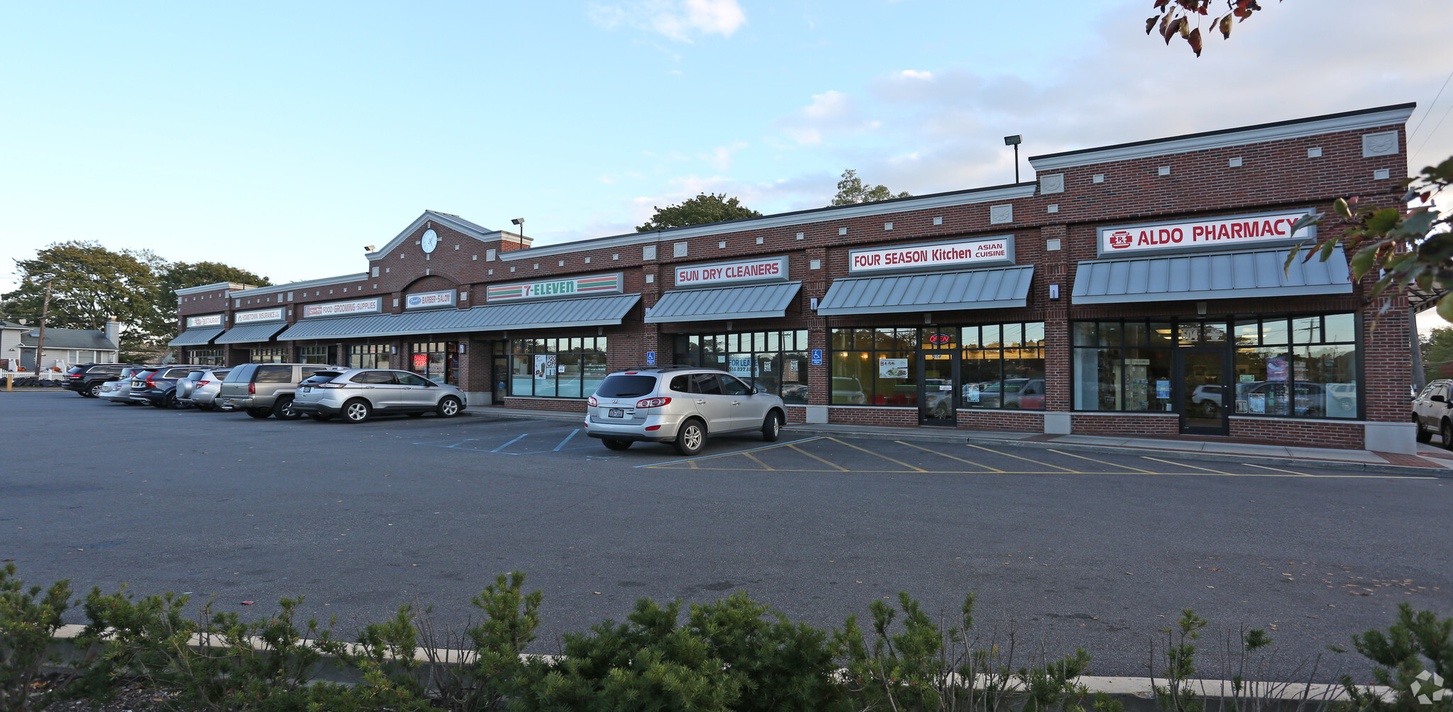 604-626 Union Blvd, West Islip, NY à louer Photo de l’immeuble– Image 1 sur 3