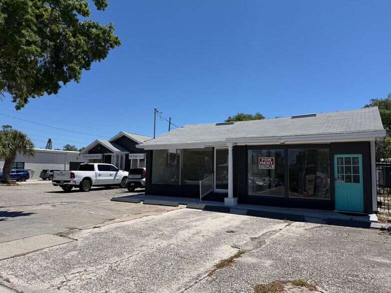 1771 Clearwater Largo rd, Largo, FL à vendre - Photo de l’immeuble – Image 2 sur 14