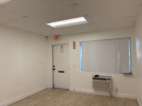 1052-1090 NW 53rd St, Fort Lauderdale, FL à louer Photo intérieure– Image 2 sur 7