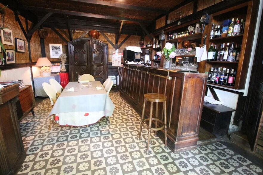 Local commercial dans Créteil à vendre - Photo de l’immeuble – Image 3 sur 11