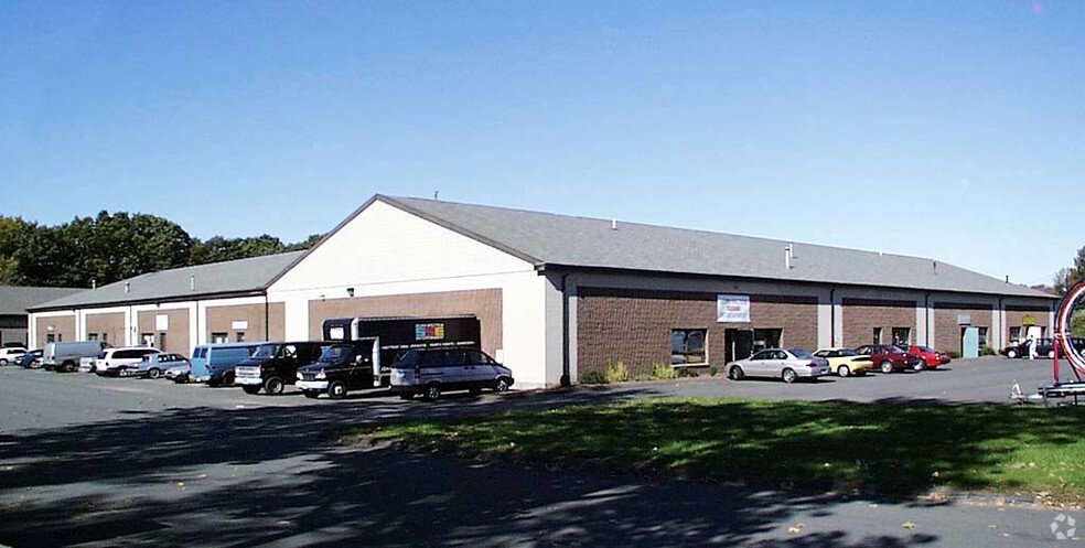 39 N Plains Industrial Rd, Wallingford, CT à louer - Photo principale – Image 1 sur 9